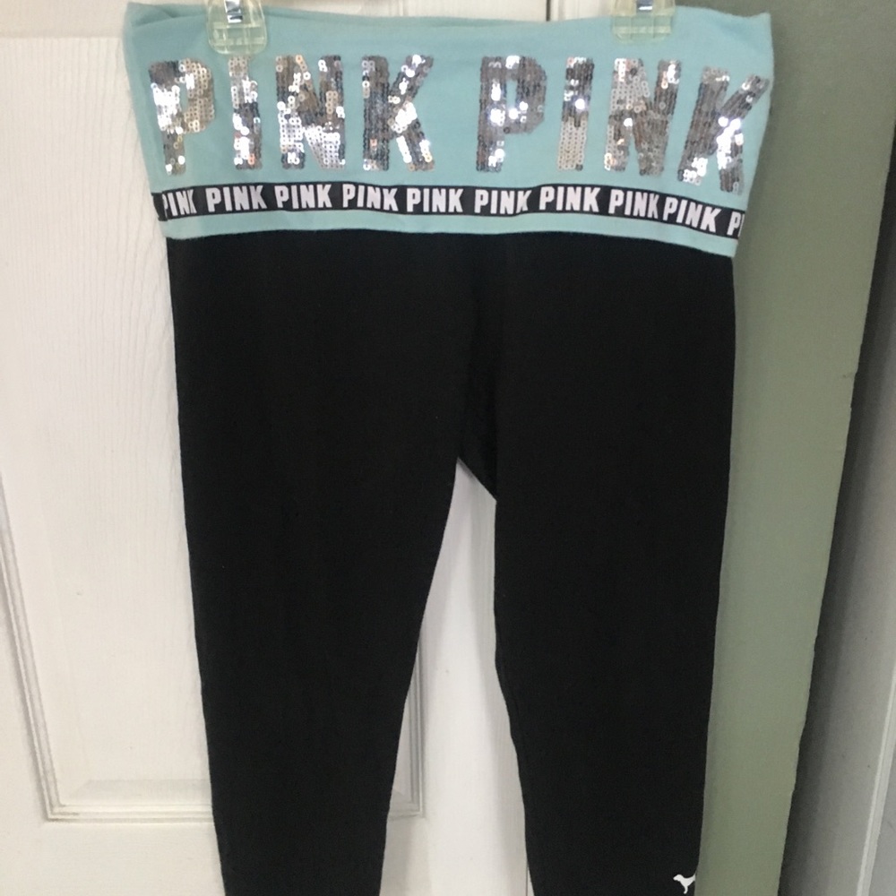Victoria’s Secret cropped leggings✨